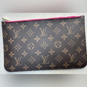 Louis Vuitton Monogram Pouch / Organizer – Pink Interior